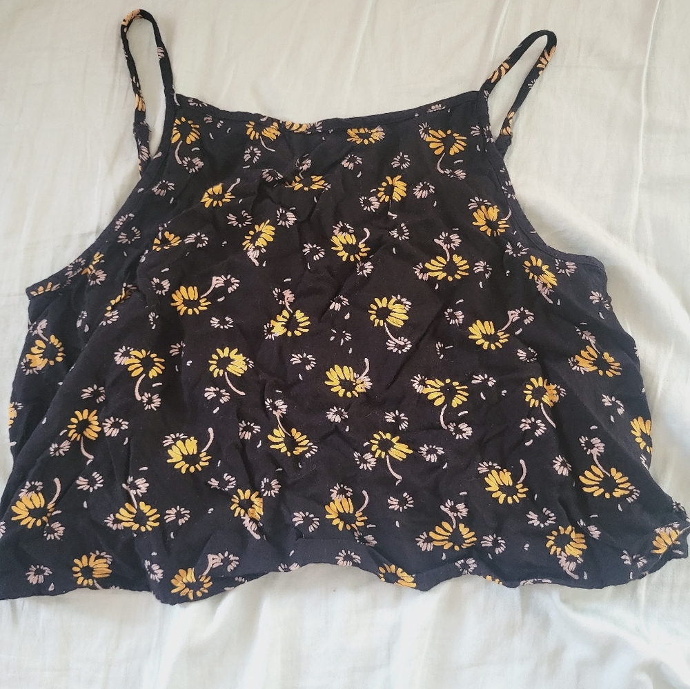 Urban Outfitters - Cropped Floral Tank - M